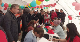 Bakan Özer, çadır sınıfları ziyaret etti