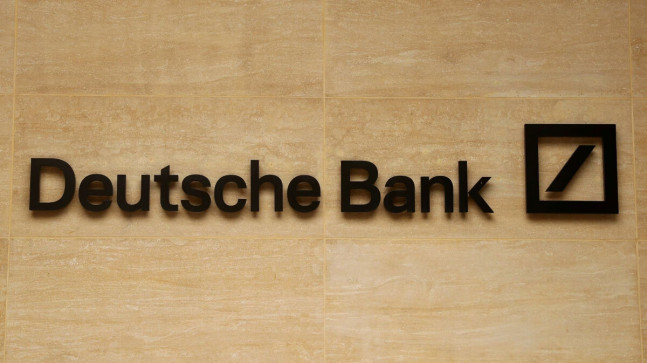 Almanya’nın en büyük bankasının hisseleri finansal kriz korkusuyla çakıldı