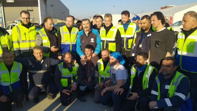 Hatay’daki Bursa ekibine Bakan Koca'dan moral ziyareti