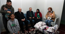 Cumhurbaşkanı Erdoğan’ın ziyaret ettiği depremzede aile: Çocuklarımıza hediyeler takdim etti
