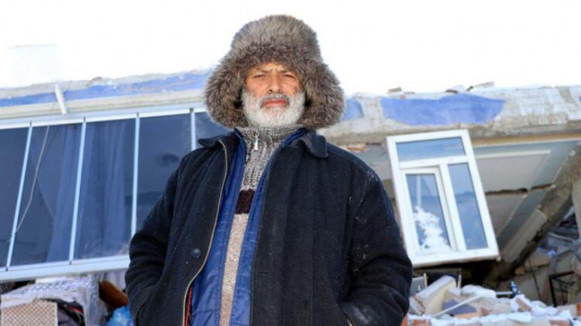 Malatya’da 18 gündür enkaz başında bekliyor