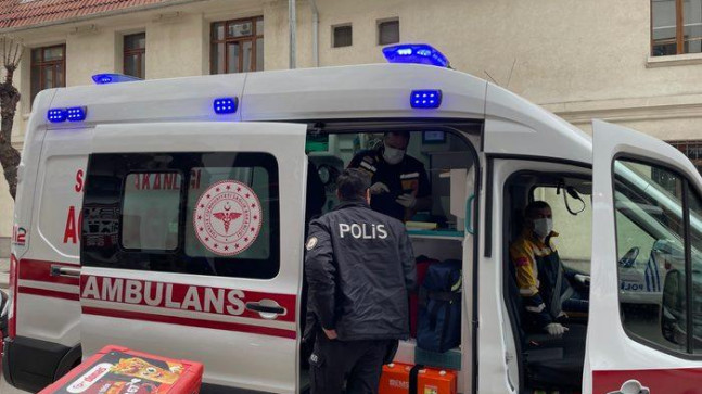 Sokak ortasında dehşet! Yolda yürürken 3 kadının bıçaklı saldırısına uğradı