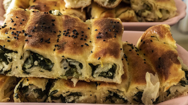 Çıtır çıtır patlıcanlı börek tarifi