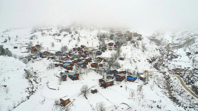 Artvin’de çığ altında kalan bir kişi kurtarıldı