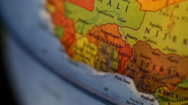 Benin Hakkında Bilgiler; Benin Bayrağı Anlamı, 2023 Nüfusu, Başkenti, Para Birimi Ve Saat Farkı