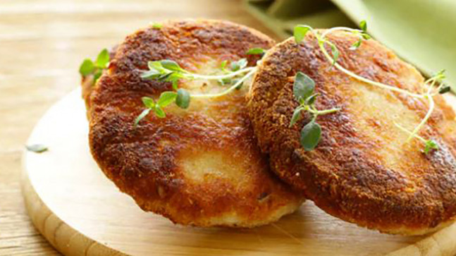 Çıtır çıtır ama ağızda eriyor… Kolay mısır köftesi tarifi