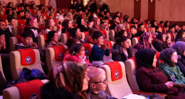 Erzurum Devlet Tiyatrosu depremzede çocuklar için perde açtı