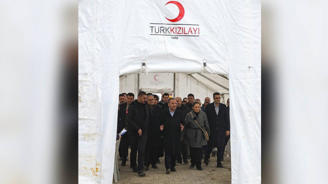 “Kızılay nerede” diyenler Diyarbakır’a gelirlerse Kızılay’ın çadırlarını da ikramlarını da gayretlerini de göreceklerdir
