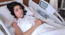 Enkazdan kurtulan Elif Naz, zor günleri “başa çıkma kartı”yla atlatmaya çalışıyor