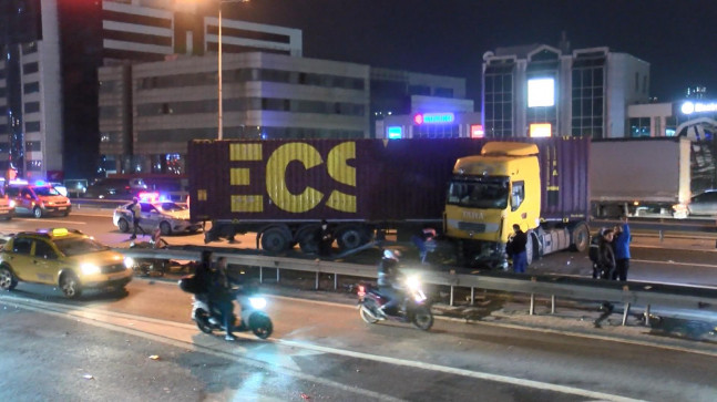 Alkollü TIR şoförü Bağcılar’da trafiği felç etti!