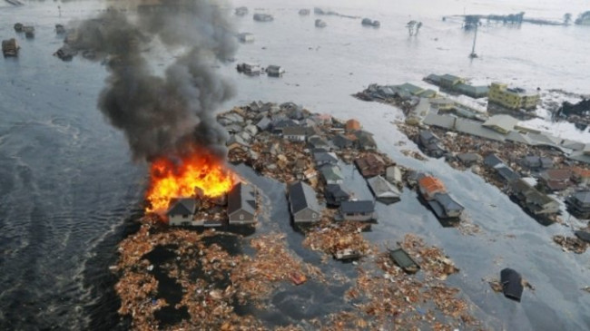 Deprem ve tsunami aynı anda vurdu! Eşi benzeri yok: Dehşete düşüren rakamlar