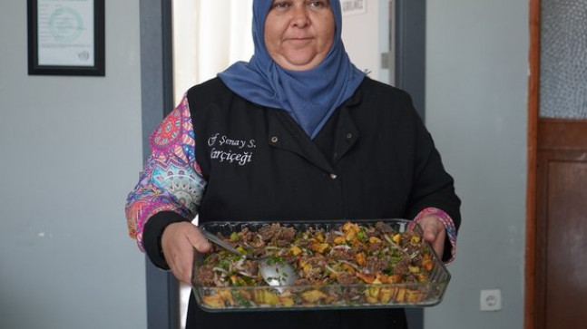 Ekmek teknesini kızlarına bıraktı, deprem bölgesine desteğe koştu