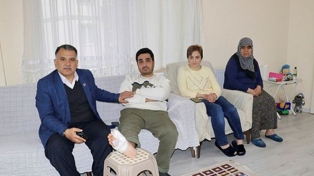 Enkazda gördüğü boşluk ailesinin yaşam çıkışı oldu