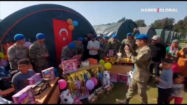 Mehmetçik’ten depremzede 9 yaşındaki Emir’e sürpriz doğum günü kutlaması