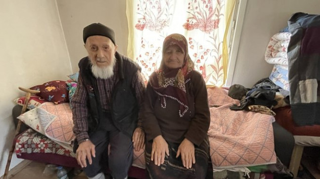 Yaşlı çift depremzedeler için ’kefen parası’nı bağışladı: Vatandaşlar için, hükümet için yardımda bulundum