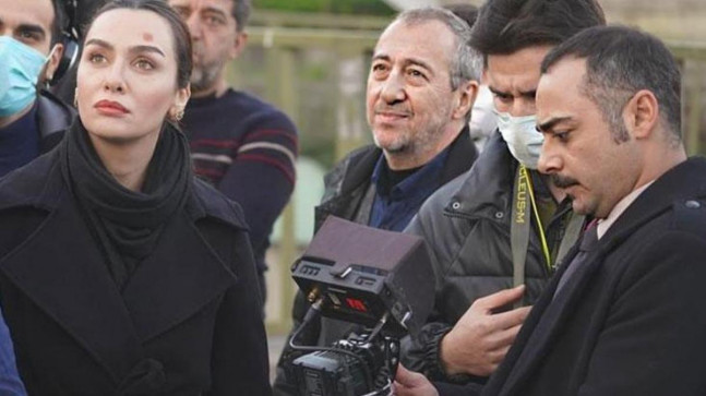 Ünlü oyuncu Şehsuvar Aktaş’ın babası ve üvey annesi çıkan yangında hayatını kaybetti