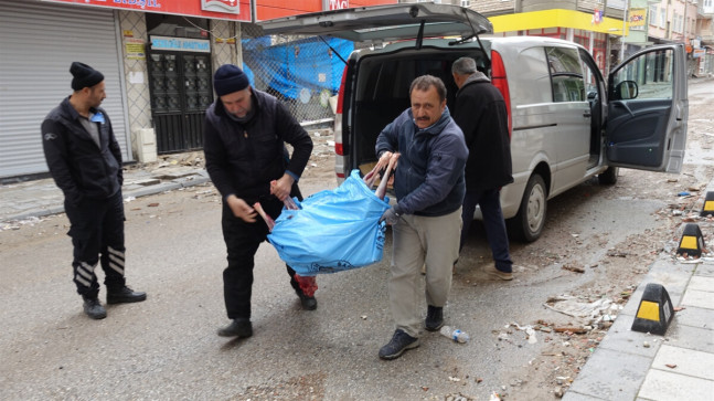 Sivas’ta bağışlanan kurbanlar, afetzedelere gönderildi