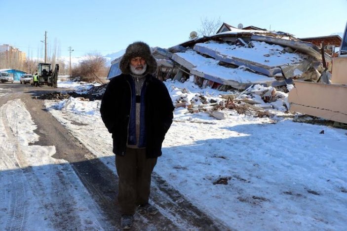 Malatya'da 18 gündür enkaz başında bekliyor