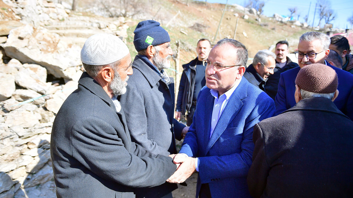 Adalet Bakanı Bozdağ: Vatandaşa bir konut verdiğimizde müşterek tapusunu da vereceğiz