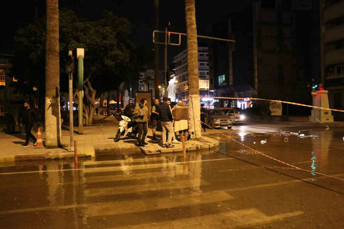 İskenderun’da deniz taştı, caddeler sularla doldu #3