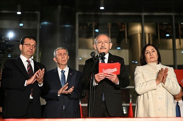 Bu mu formül? Ahmet Davutoğlu’nu Ekrem İmamoğlu’na, Ali Babacan’ı Mansur Yavaş’a bağlamak! Okan Müderrisoğlu yazdı: Ya istikrar ya kriz!