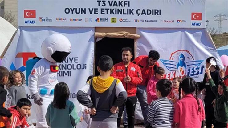 Oyun ve etkinlik çadırında çocuklara moral ve eğitim desteği