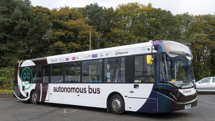 Dünyada bir ilk! Sürücüsüz otobüs hizmeti resmen başlıyor